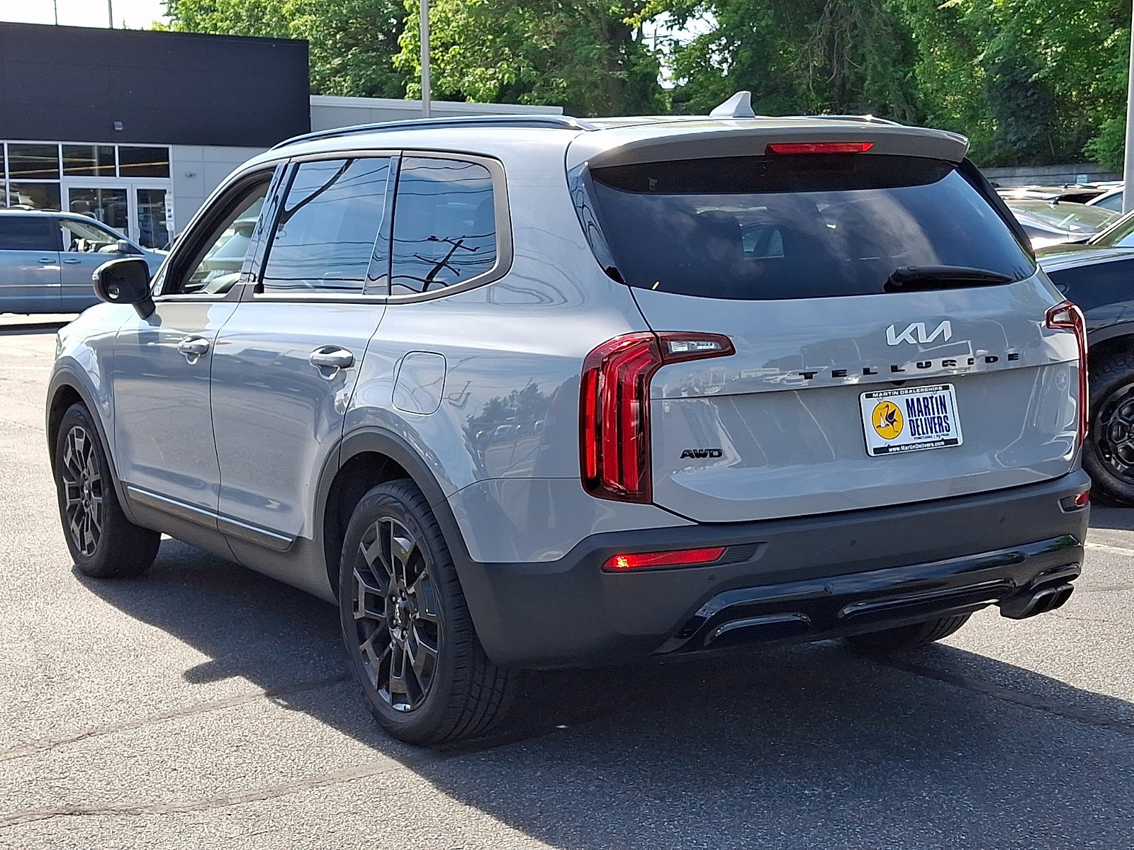Used 2022 Wolf Gray Kia EX image 3