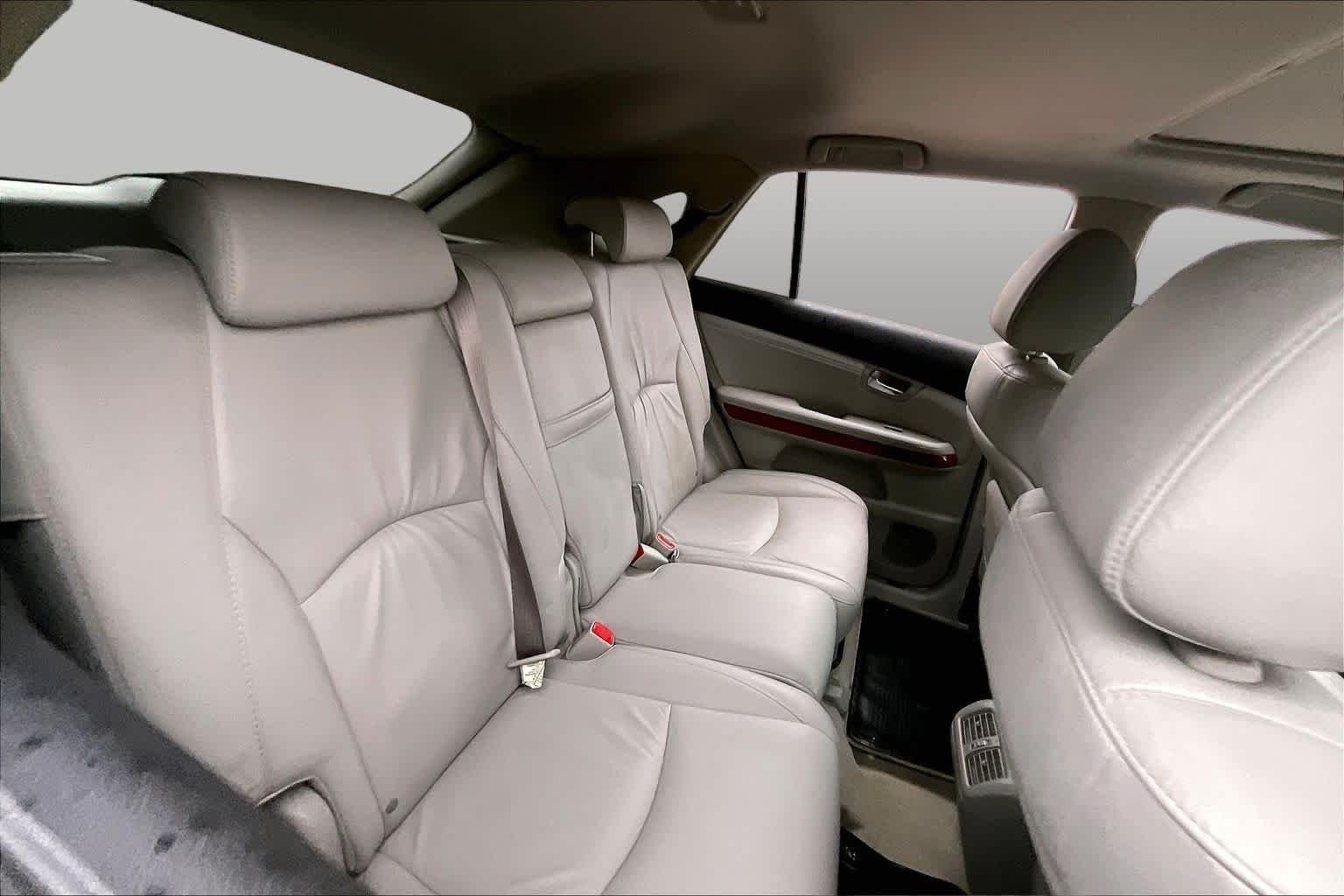 Used 2008 Crystal White Lexus  image 19