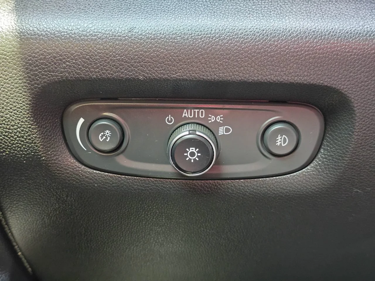 Used 2019 Graphite Chevrolet LT Leather image 29