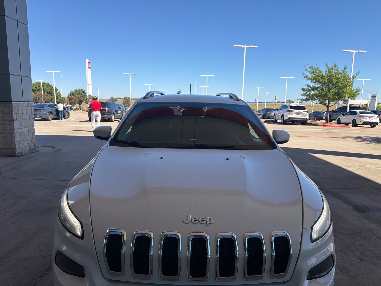 Used 2016 White Jeep Latitude image 26
