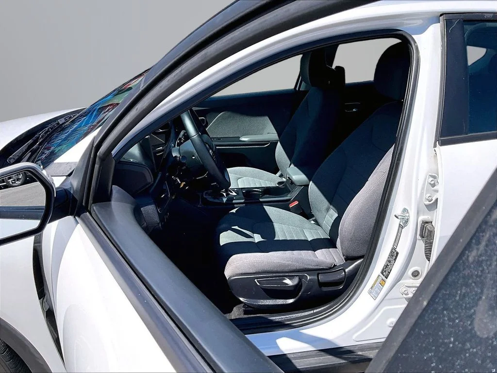 Used 2025 White Kia EX image 26