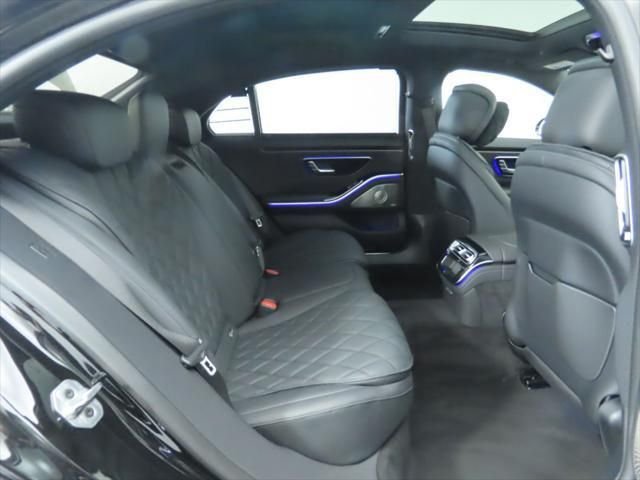 New 2026 Obsidian Black Metallic Mercedes-Benz S 580e image 24