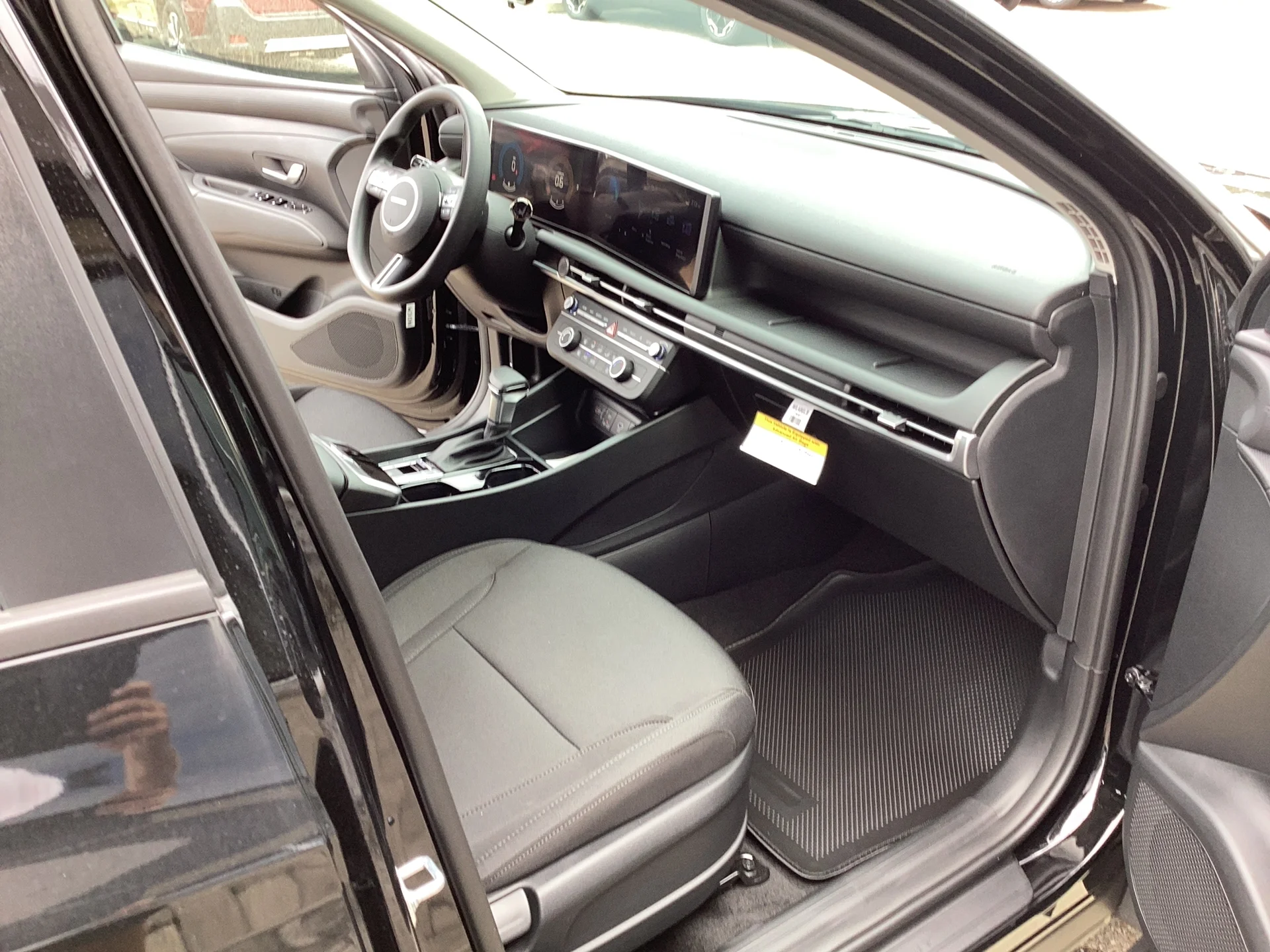 New 2026 Phantom Black Pearl Hyundai SE image 5