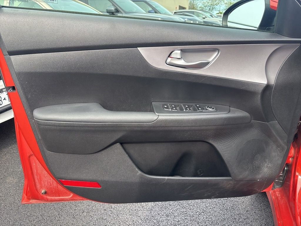 Used 2024 Red Kia LXS image 31