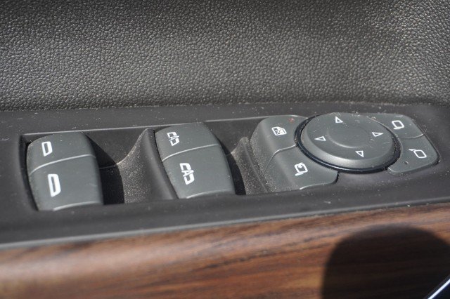 Used 2021  GMC SLT image 16