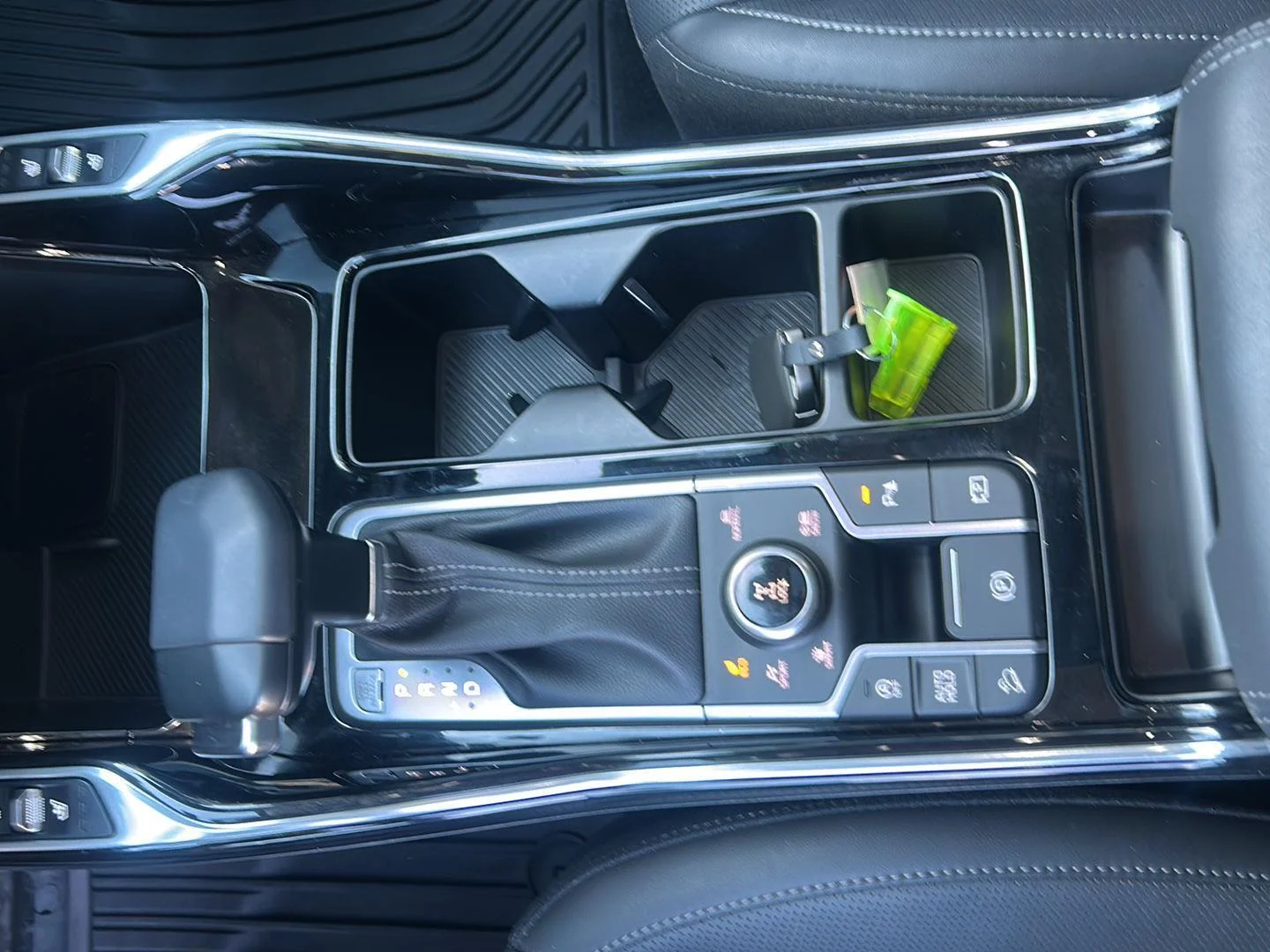 2024 Kia Sorento X-Line SX - Photo 17