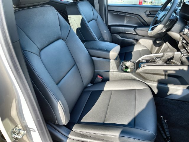 2026 Chevrolet Colorado photo 27 of 35