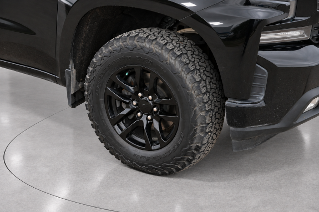 Used 2019 Black Chevrolet RST image 9