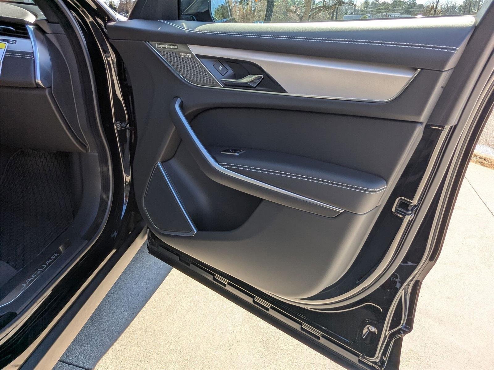 New 2026 Santorini Black Metallic Jaguar R-Dynamic S image 23