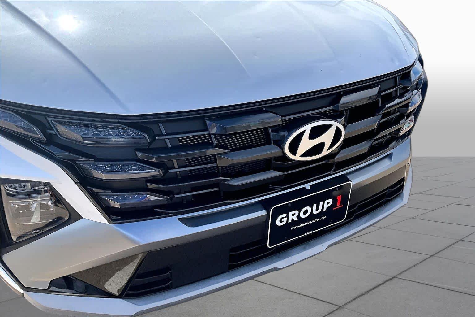 Used 2025 Serenity White Pearl Hyundai SEL image 30