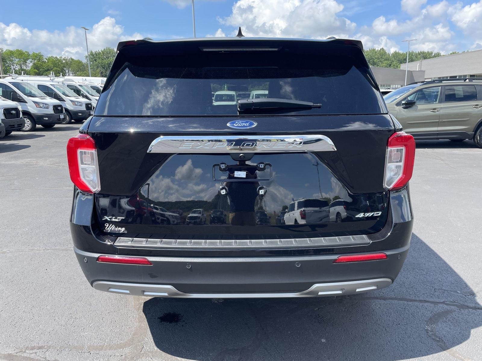Certified Used 2023 Agate Black Metallic Ford XLT image 4