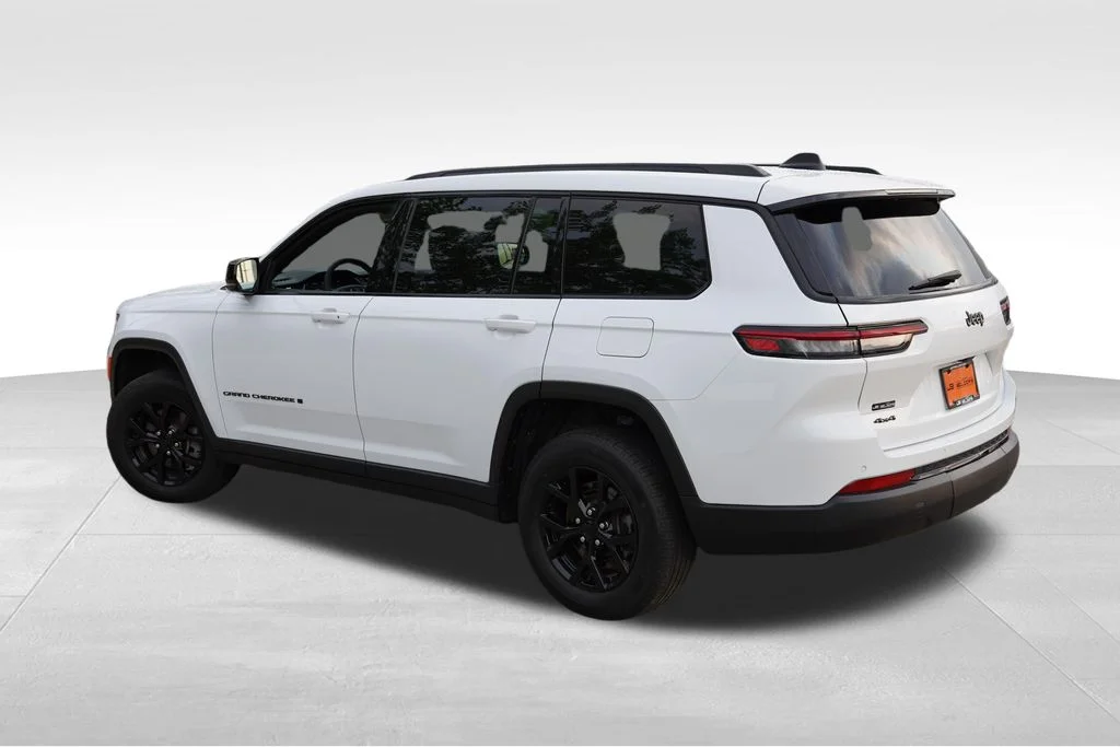 Certified Used 2024 Bright White Clearcoat Jeep Altitude X image 8