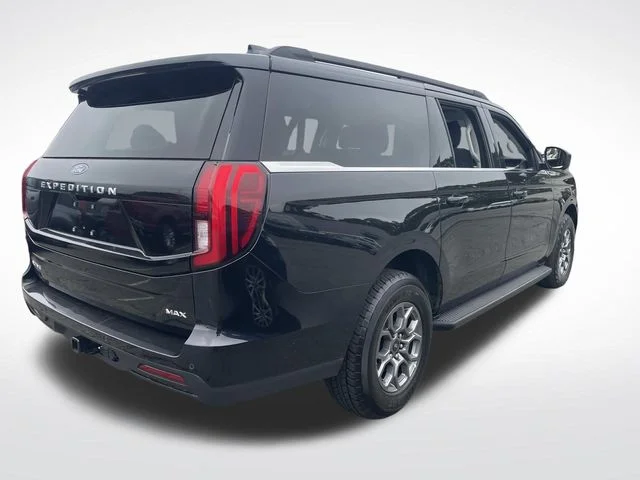 Used 2025 Black Ford Active image 9