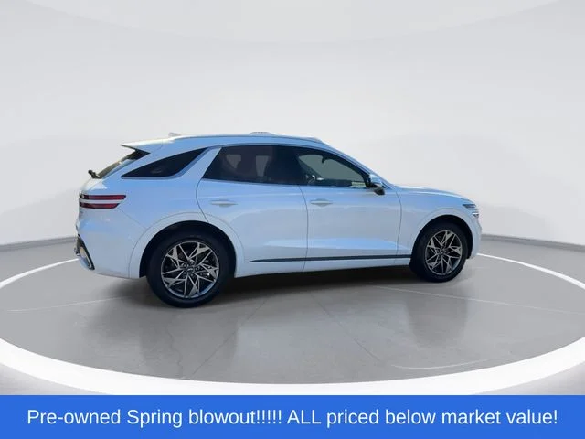 Used 2022 White Genesis 2.5T image 8