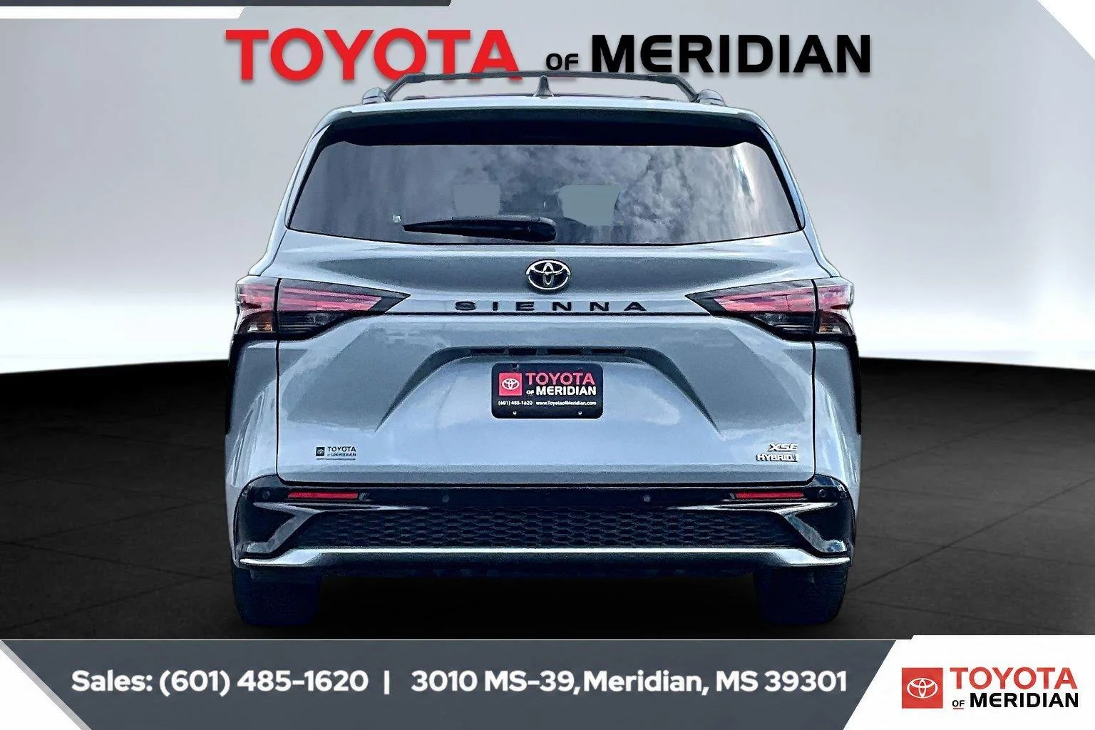 Used 2023 Cement Toyota XSE 7-Passenger image 4