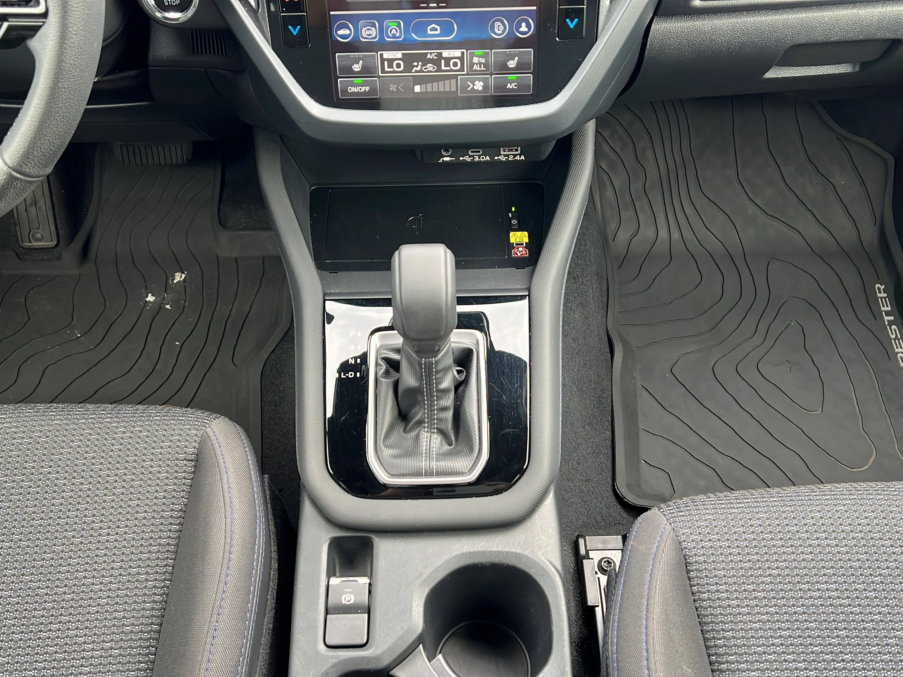 Used 2025 River Rock Pearl Subaru Premium image 18