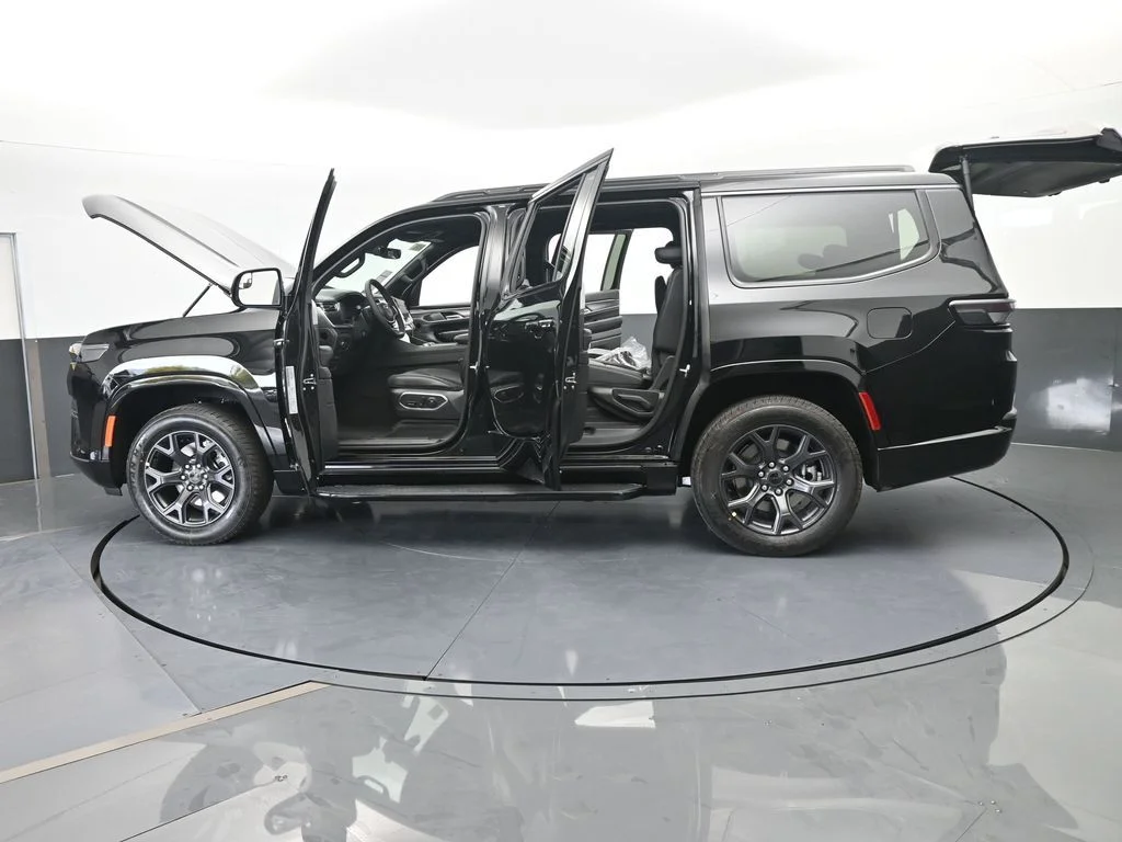 New 2026 High Gloss Black Exterior Paint Jeep Limited Altitude image 72