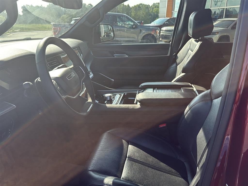 Used 2024 Velvet Red Pearlcoat Jeep Series II image 14