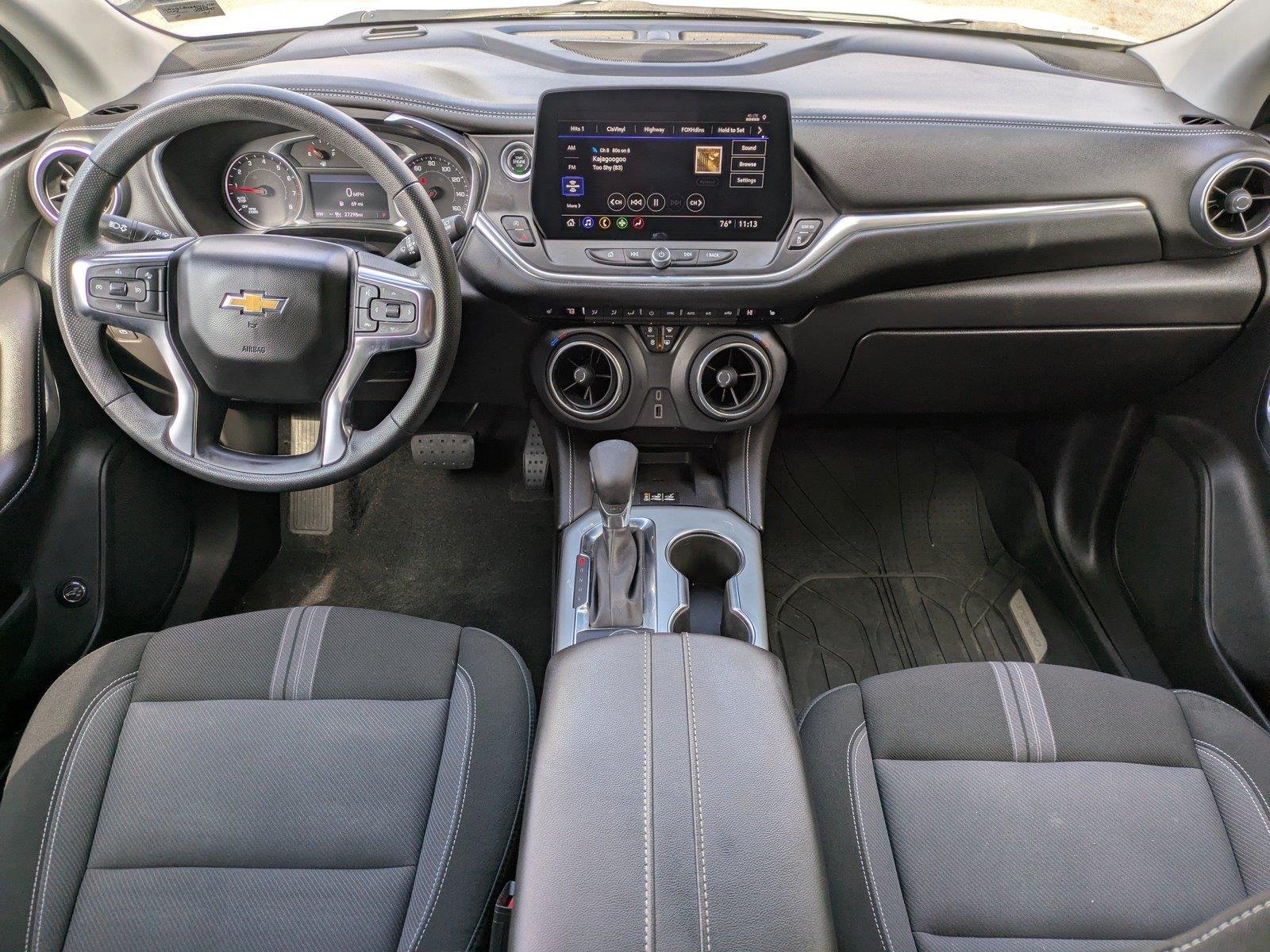 Used 2024 Summit White Chevrolet LT image 15