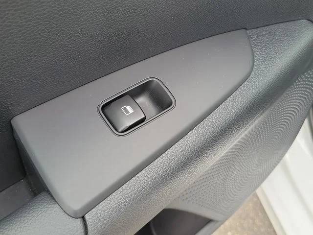 Used 2024 Snow White Pearl Kia LXS image 11