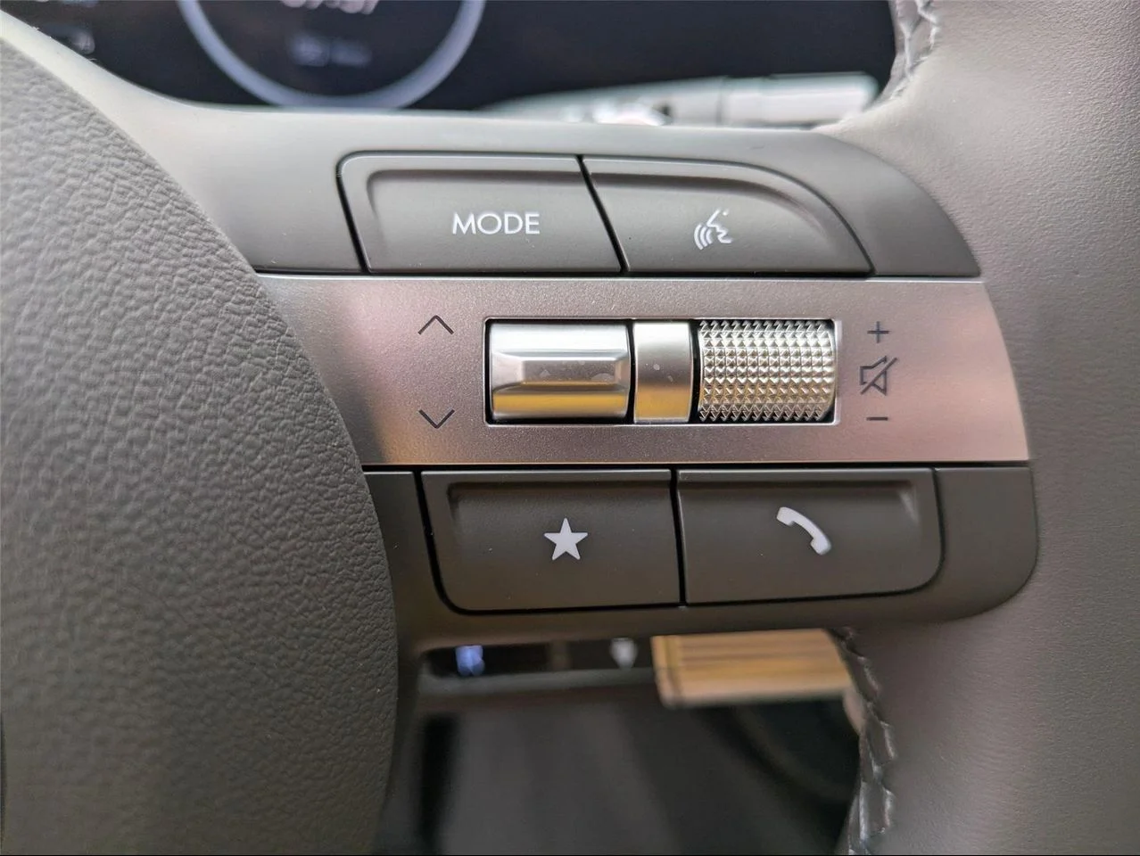 2025 Hyundai Sonata Hybrid Limited - Photo 15