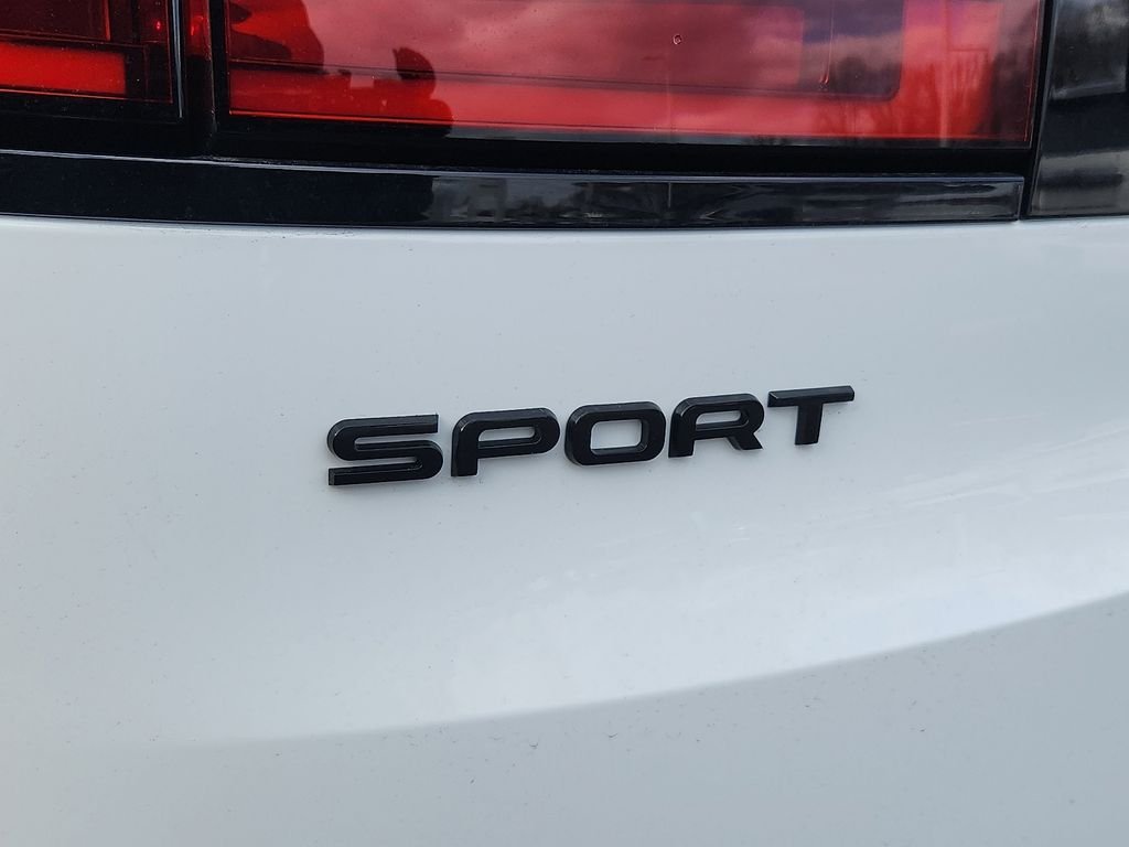 Used 2026 Fuji White Land Rover Dynamic SE image 11