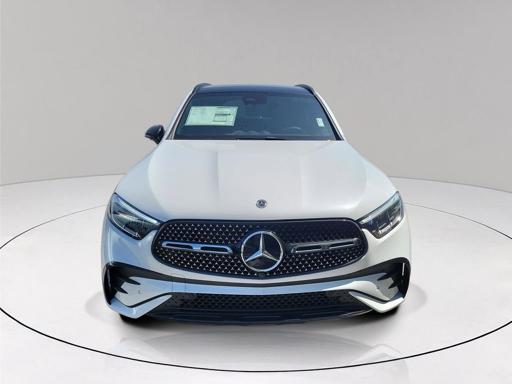 New 2027 MANUFAKTUR Moonlight White Metallic Mercedes-Benz GLC 300 image 2