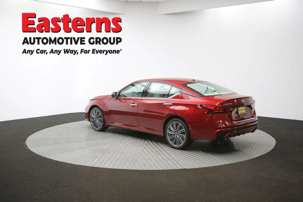 Used 2023 Red Nissan 2.5 SL image 63