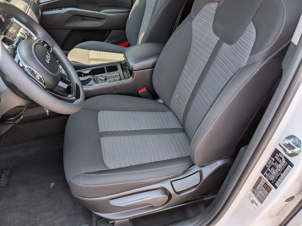 Used 2023 White Kia LX image 22