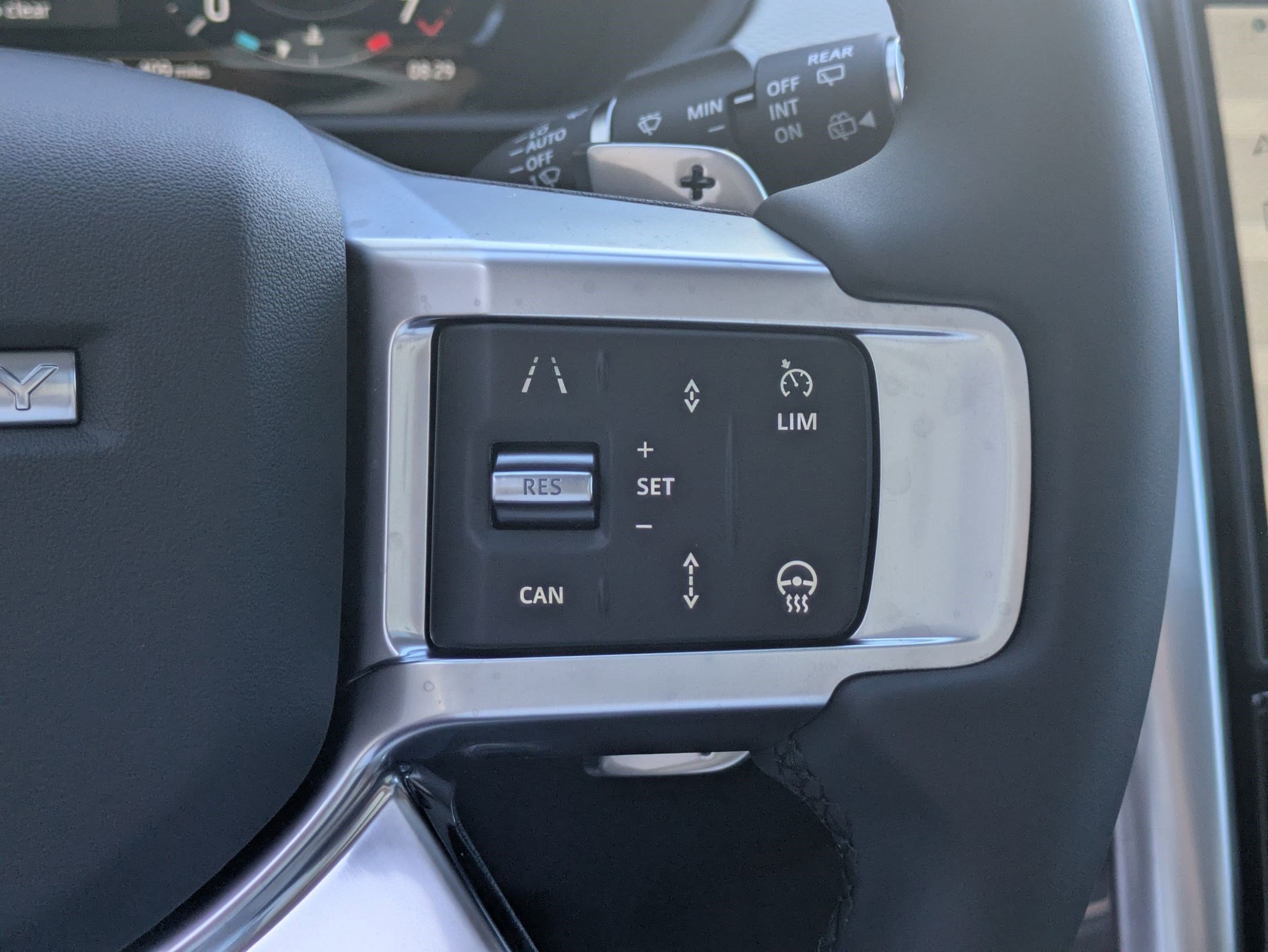 2026 Land Rover Discovery Dynamic SE - Photo 18