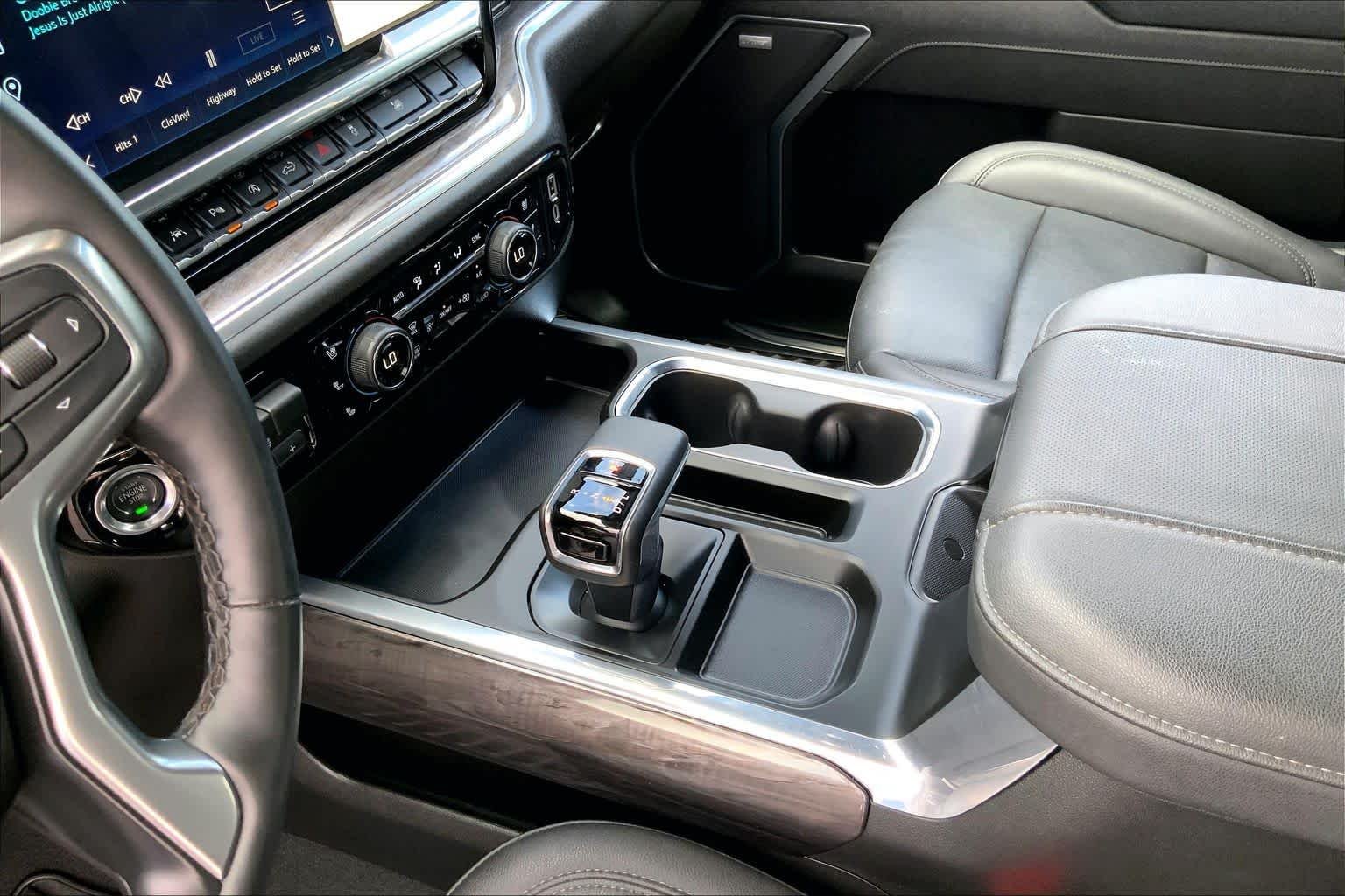 Used 2026 Summit White Chevrolet LTZ image 17