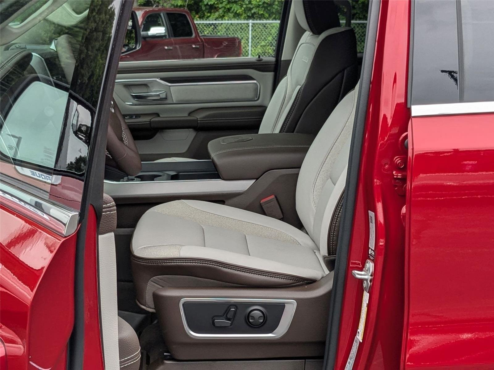 New 2026 Molten Red Pearl-Coat Exterior Paint RAM Laramie image 10