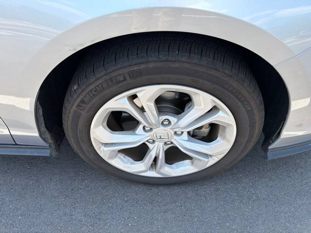 Certified Used 2025 Solar Silver Metallic Honda 1.5T LX image 42