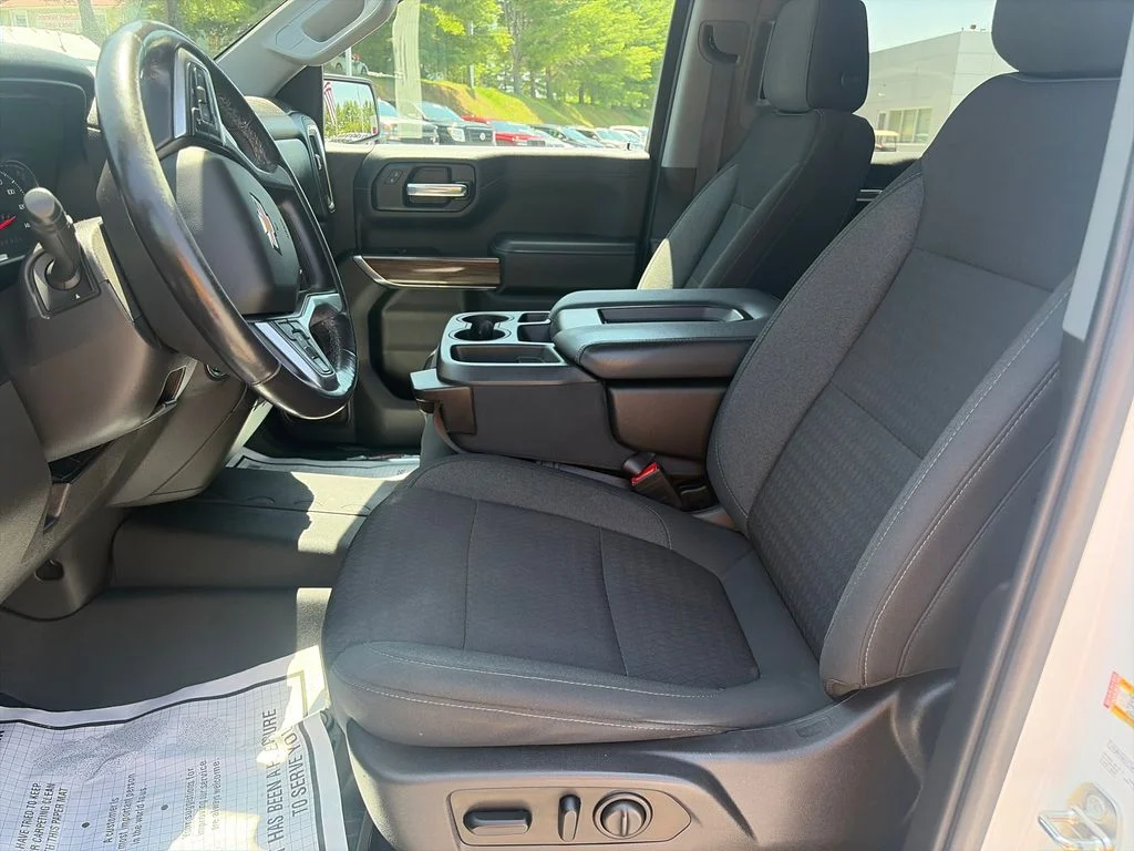 Used 2020 White Chevrolet LT image 34