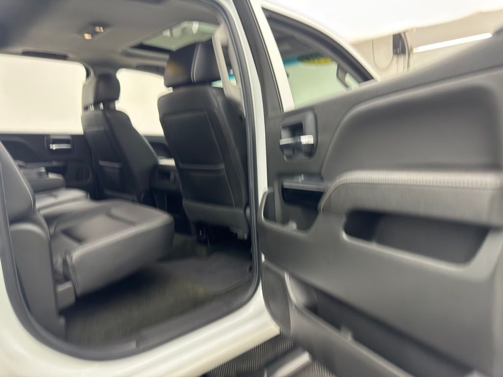 Used 2018 White Frost Tricoat GMC SLT image 36