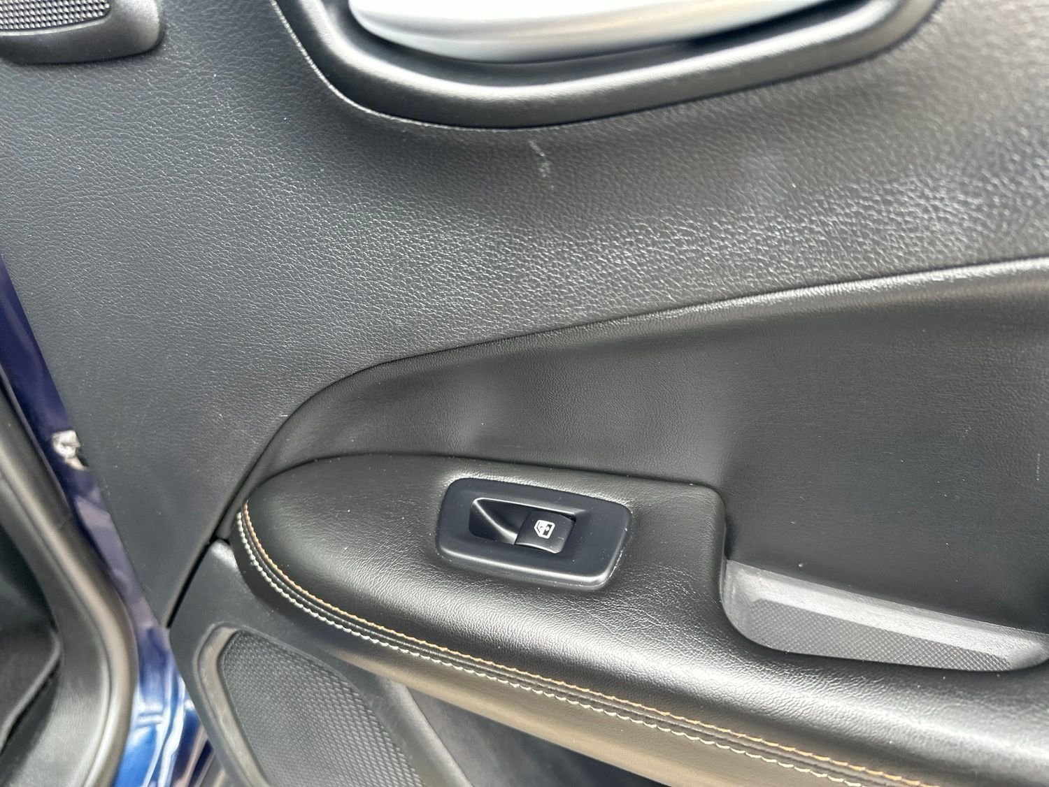 Used 2021 Blue Jeep Latitude image 29