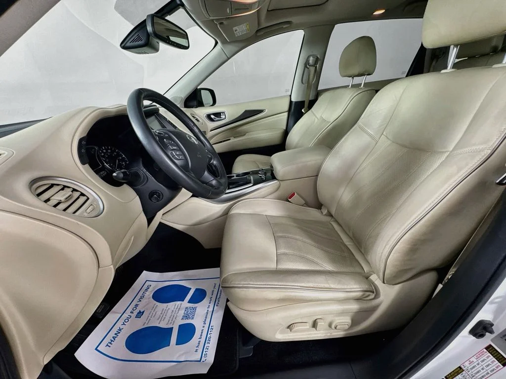 Used 2019 Majestic White INFINITI LUXE image 27