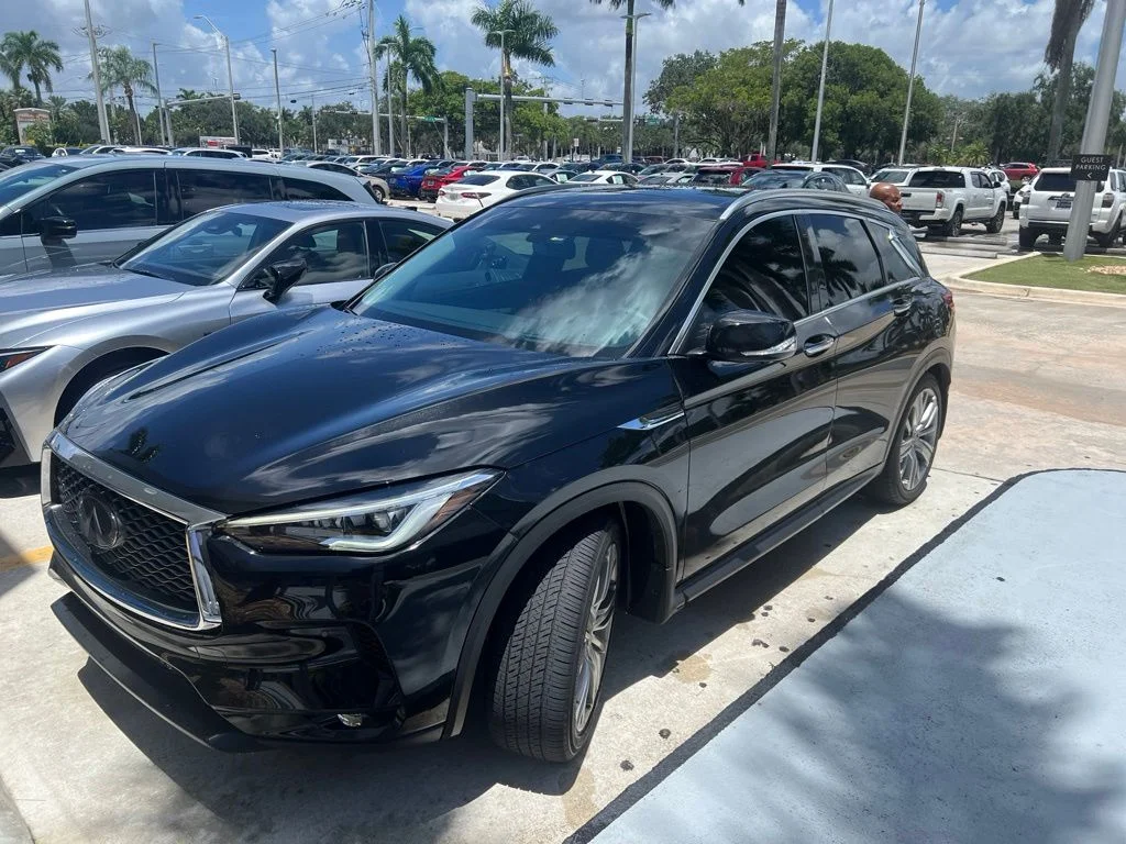 Used 2022 Mineral Black INFINITI Sensory image 5