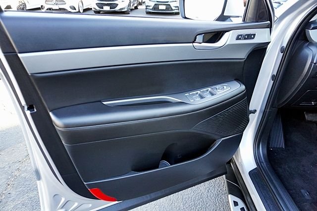 Used 2025 Silver Hyundai SEL Premium image 24