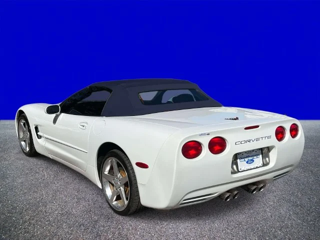 Used 2004 Arctic White Chevrolet Base image 5
