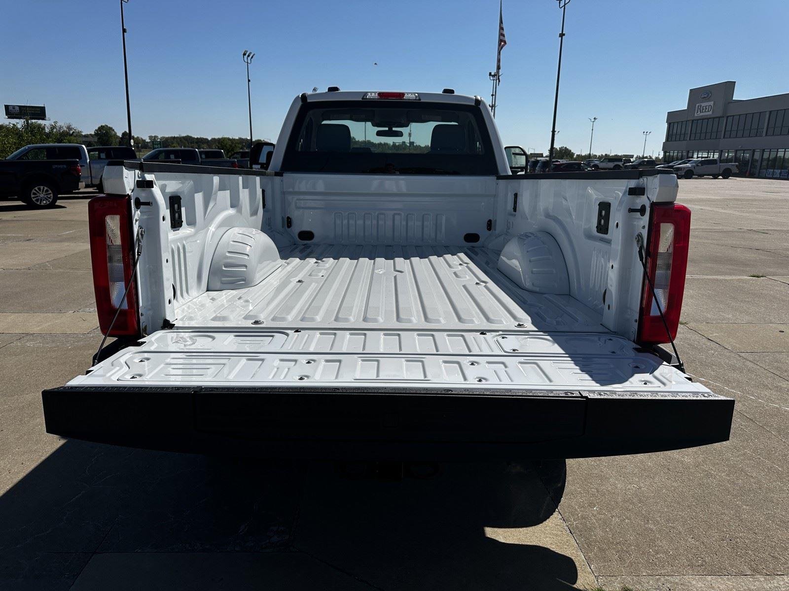 2025 Ford F-350 Super Duty XL - Photo 10