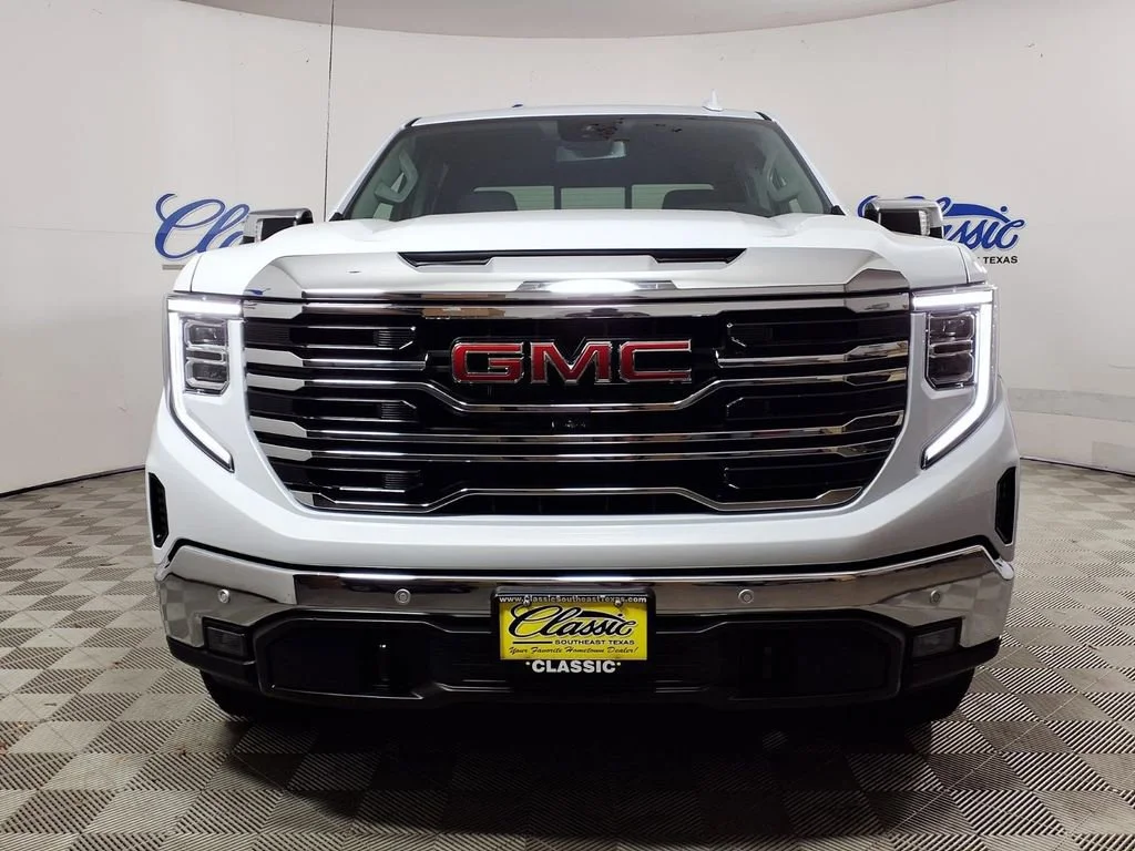 New 2026 Glacier White Tricoat GMC SLT image 3