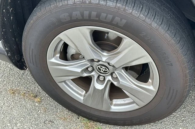Used 2025 Silver Toyota XLE image 4