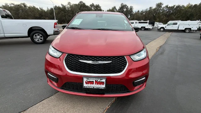 Used 2025 Red Chrysler Select image 8