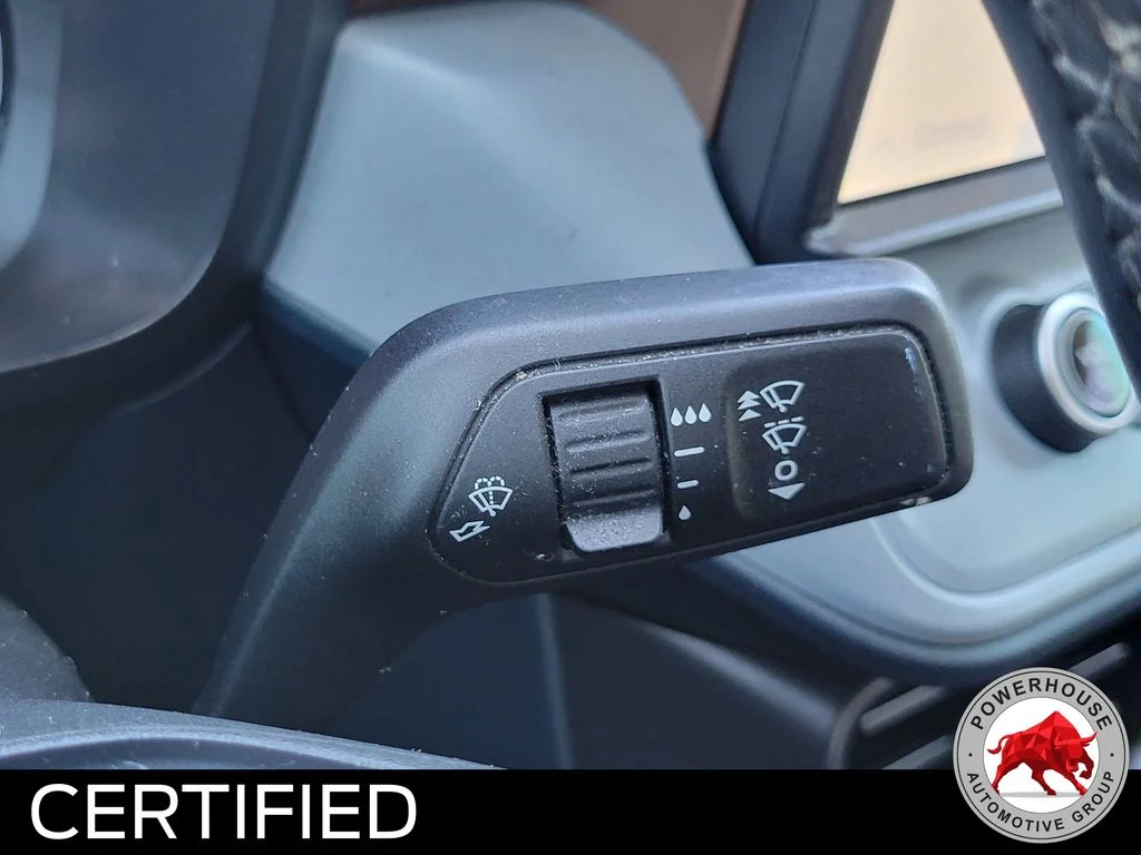 Used 2023 Silver Ford Lariat image 33