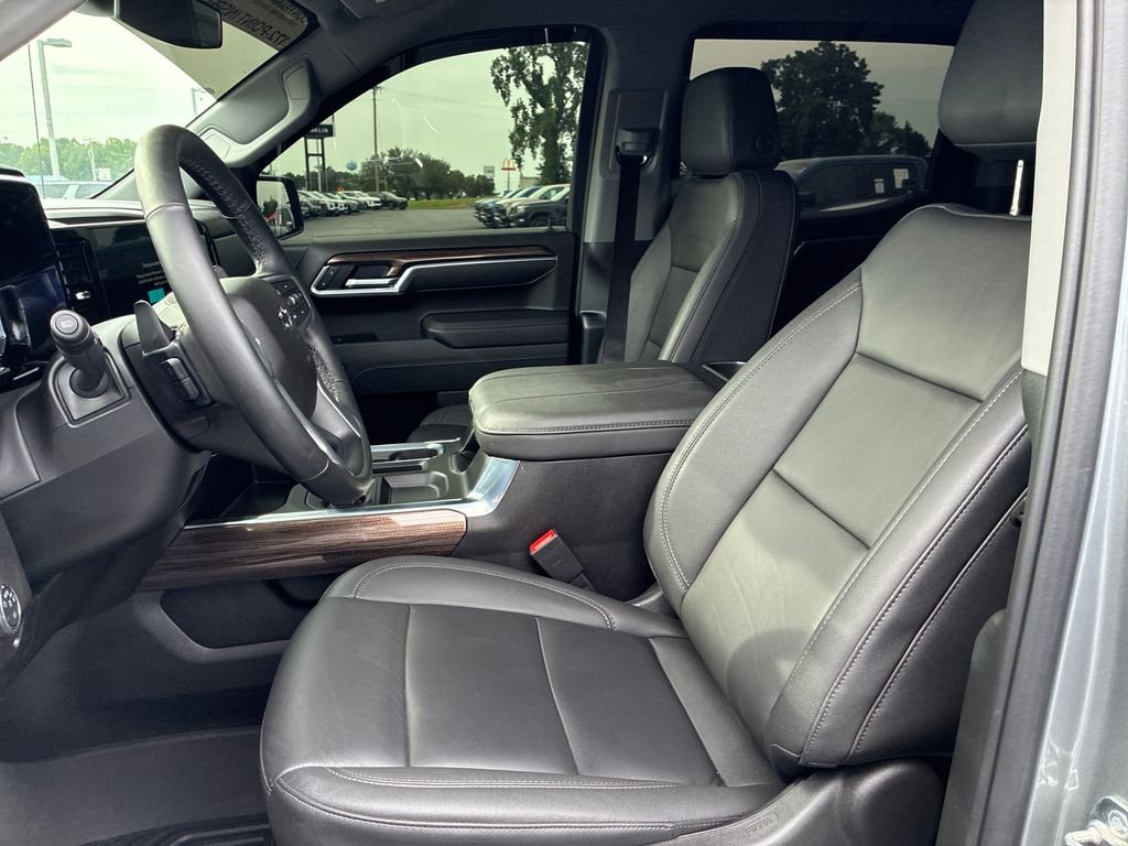 Used 2025 Gray Chevrolet RST image 10