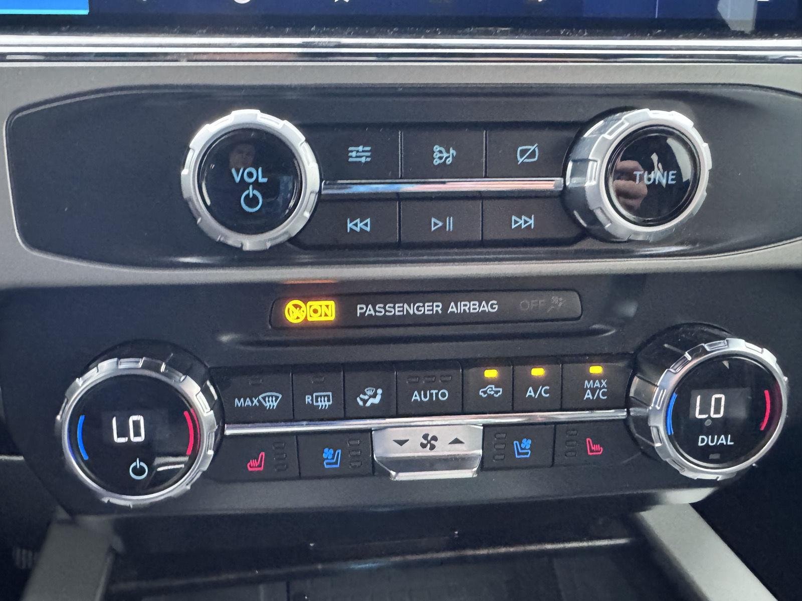 Used 2022 Agate Black Ford Lariat image 17