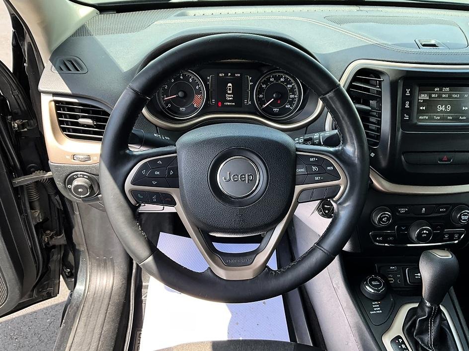 Used 2014 Black Jeep Latitude image 31