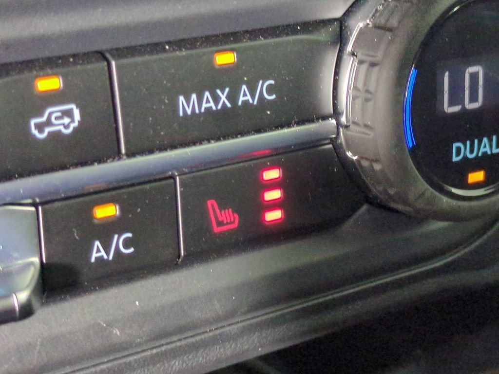 Used 2025 Gray Ford Badlands image 27