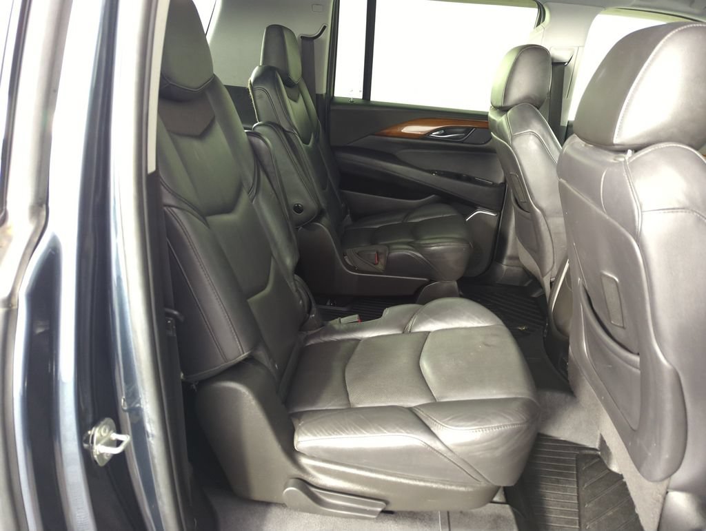 Used 2020 SHADOW METALLIC Cadillac Premium Luxury image 35